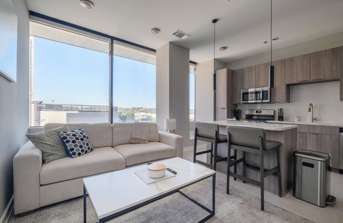 Civil Rights Historic District Apartment | Landing | Stylish 2BD in Fountain Heights