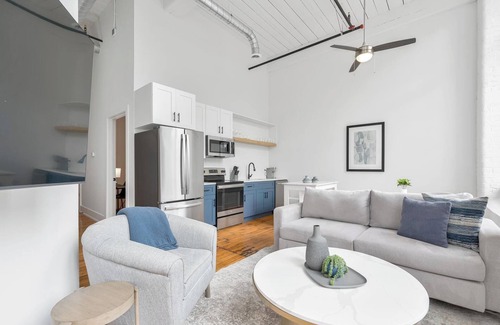 Greenville Apartment | Landing | Stylish 2BD, Gym, Yoga Studio