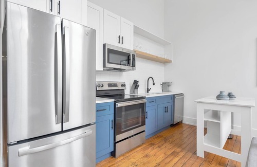Greenville Apartment | Landing | Stylish 2BD, Gym, Yoga Studio