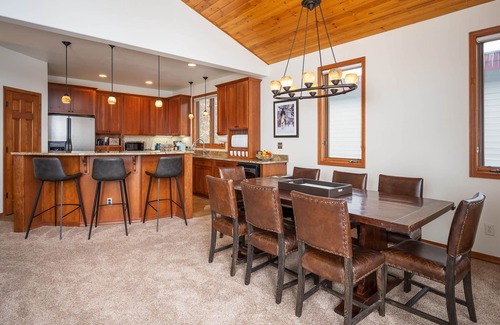 Steamboat Springs Cabin | Landings Lodge | Hot Tub | Pet Friendly Mountain Home