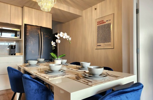 Strathcona Condo | Landmark Views Condo | Licensed | Parking | Soundbar | Near BC Place, Amtrak