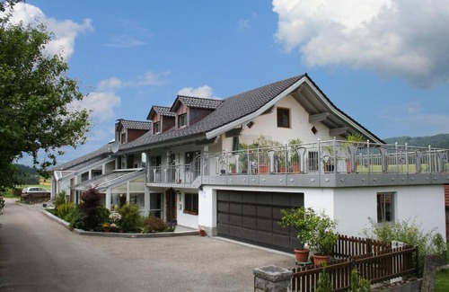 Haundorf Apartment | Landurlaub Eichinger inklusive AktivCard! E-Ladesäule! Ganz Jahres beheizter Salzwasserpool