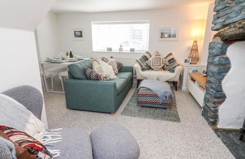 Cardigan House | Lane Cottage