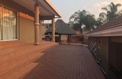 Pretoria House | LANGA 'S COZY GUESTHOUSE