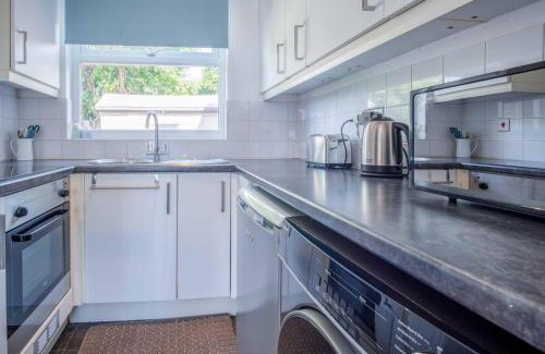 Mumbles Ski Chalet | Langcliffe Park - 2 Bedroom Chalet - Mumbles