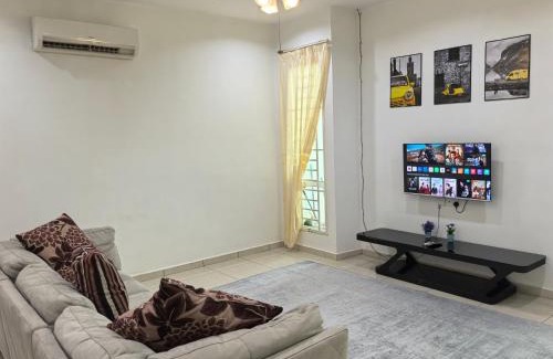 Kuah House | Langkawi A&A Homestay 13 Pax