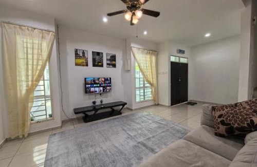 Kuah House | Langkawi A&A Homestay 13 Pax