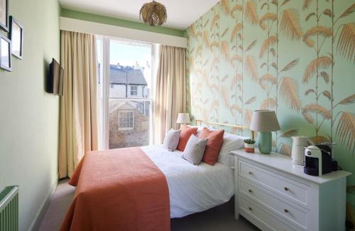 Hove Bed & Breakfast | Lansdowne House Hove