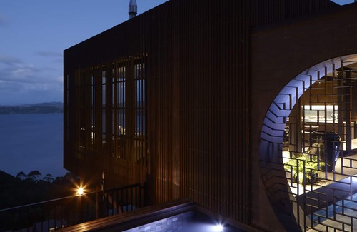 Ostend House | Lantern House - Stay Waiheke