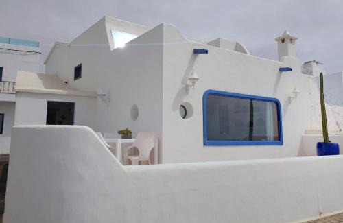 La Santa House | Lanzarote Casa azul