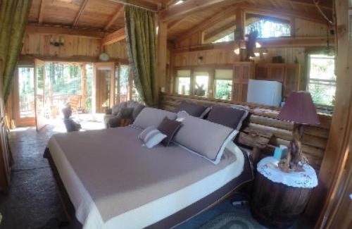 Saginaw Bed & Breakfast | LANZAROTTA Bed and Breakfast close to Eugene