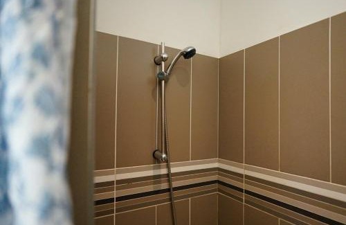 Montfavet Apartment | LaPetite Maison Abigail, Peaceful home in Avignon