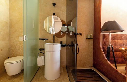 Meta House | Laqua by the Sea