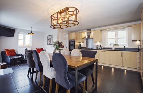 Abergavenny House | Larchfield Grange, Beautiful 4 Bedroom House With Stunning View’s & Hot Tub