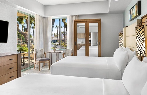 Palm Desert Hotel | Large 1 bedroom hotel room with WiFi, fitness room in Marriott Palm Desert