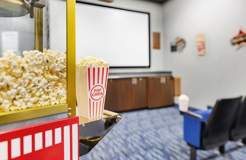 Palm Desert Hotel | Large 1 bedroom hotel room with WiFi, fitness room in Marriott Palm Desert