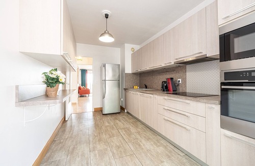 Les Baumettes Apartment | Large 2 Bdr Close to the Beach Balcony & Garage