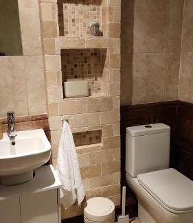 Ystradgynlais Apartment | Large 2 Bed Holiday Let in Central Ystradgynlais