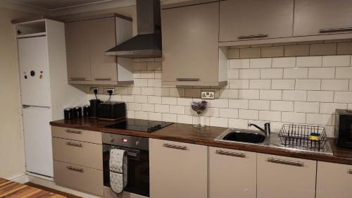 Ystradgynlais Apartment | Large 2 Bed Holiday Let in Central Ystradgynlais