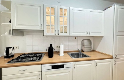 Friedrichshain-Kreuzberg Apartment | Large 3-Room Apartment in the Heart of Berlin-Kreuzberg