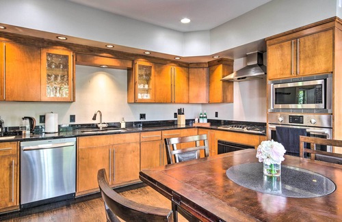 Columbia House | Large 3000 sqft Home near USC/Downtown/Tennis