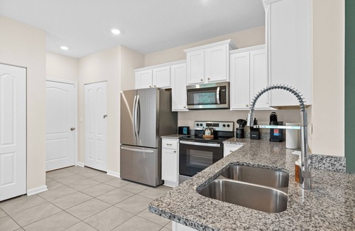 St. Augustine House | Large 3BR Townhome/Pool/Gym/Close to Beach