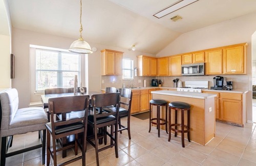 Baytown House | Large 4 Bedrooms Home - Workforce Rental - Washer/Dryer - Garage - Full Kitchen