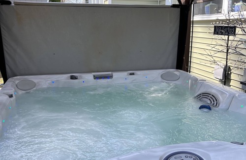 Williamsburg House | Large 5 bdrm cottage