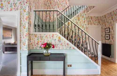 Glasgow House | Large and luxurious country home near Glasgow