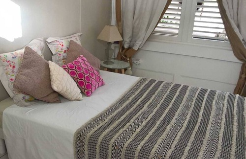 Saint-Claude House | large and spacious house in lowland between volcano and sea