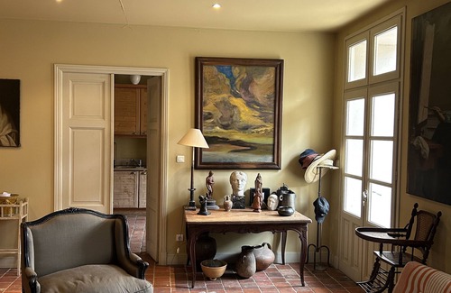 Gruissan House | Large antique dealer's house in a village with large private courtyard