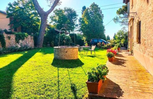 Granarola House | Large apartment in a stone farmhouse