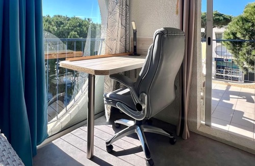 La Grande-Motte Apartment | Large apartment within walking distance of shops and sea