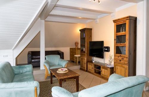 Goddelsbach Apartment | Large apartment in the beautiful Sauerland with garden, patio and sauna