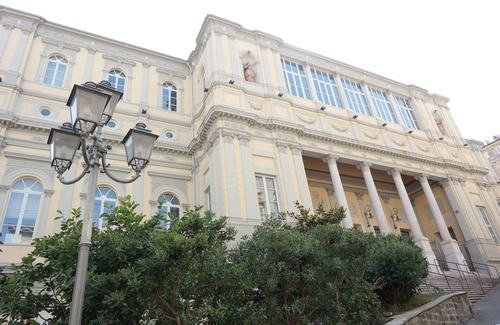 Citta Nuova-Barriera Nuova-San Vito-Citta Vecchia Apartment | Large apartment in the historic center of Trieste