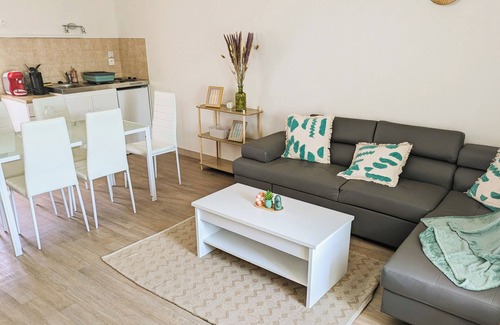 Plouescat Apartment | Large apartment in town near the sea