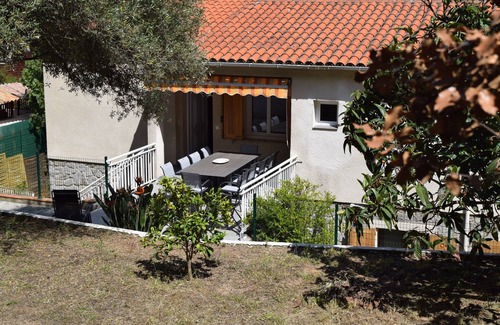 Mezzavia Apartment | LARGE APARTMENT IN VILLA WITH GARDEN