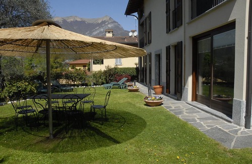 Bellagio Apartment | Large apartment with private garden, next to the lake. Dog welcome