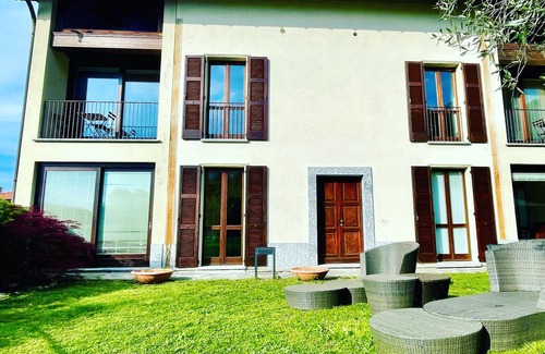 Bellagio Apartment | Large apartment with private garden, next to the lake. Dog welcome
