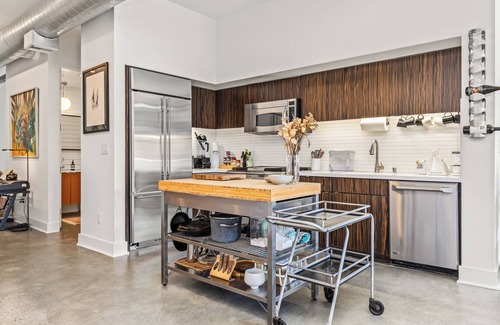 Ocean Park Condo | Large artist's loft, 2 blocks from beach
