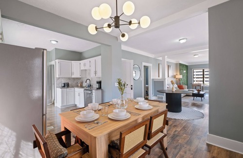 Downtown Omaha House | Large BDRM W/private Nook Near UNMC/Blackstone - Shared House