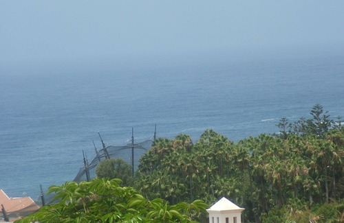 Puerto de la Cruz Apartment | Large beach apartment in Puerto de la Cruz, with terraces, great views, pool