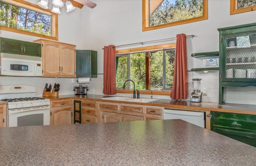 Kohls Ranch Cabin | Large, Beautiful Cabin on Tonto Creek in Kohl's Ranch/Game Room/Hot Tub/Views