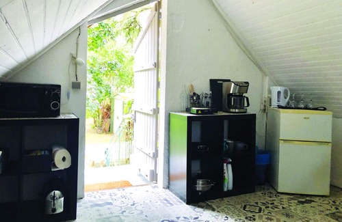 Trigueres Bed & Breakfast | Large bedroom above an artist's studio