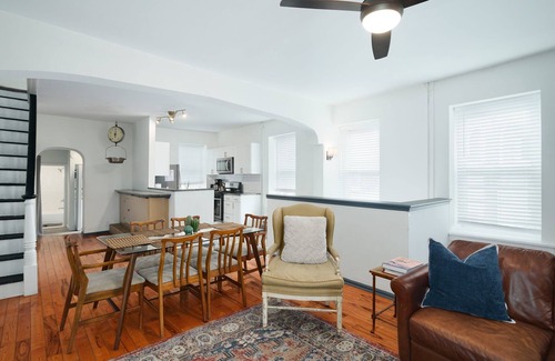 Roxborough-Manayunk Apartment | Large Bi-Level in Manayunk – Prime Location!