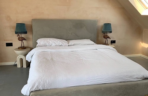 Fortis Green House | Large Contemporary Loft Room