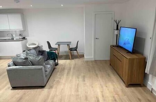 Maidstone Apartment | Large Cosy Maidstone Studio