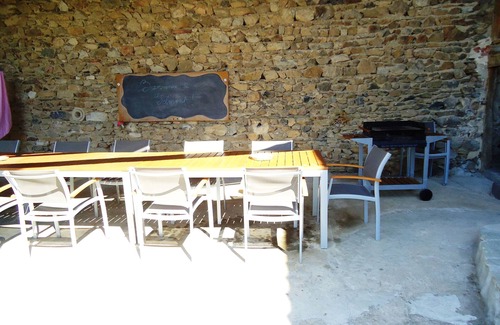 Saint-Privat-du-Dragon Cottage | Large cottage "Chez Marinette" sleeps 15