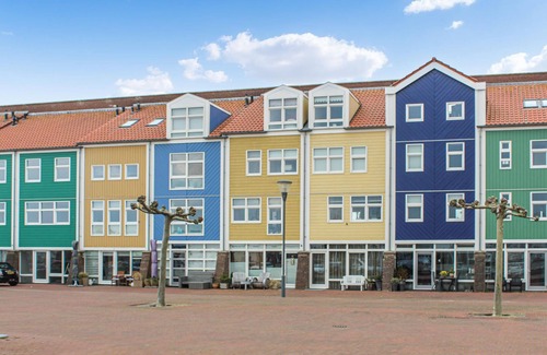 Municipality of Hellevoetsluis House | Large cottage with space for a family.