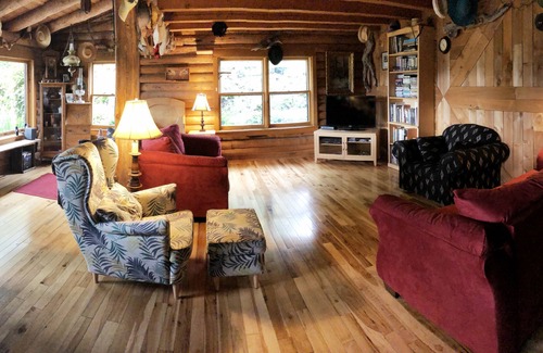 Hood River Cabin | Large Country Lodge with Beautiful Views